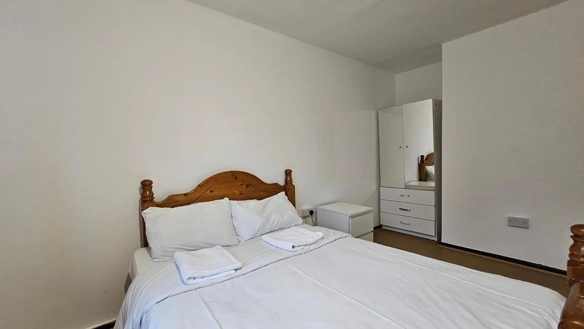 London E14 Rooms