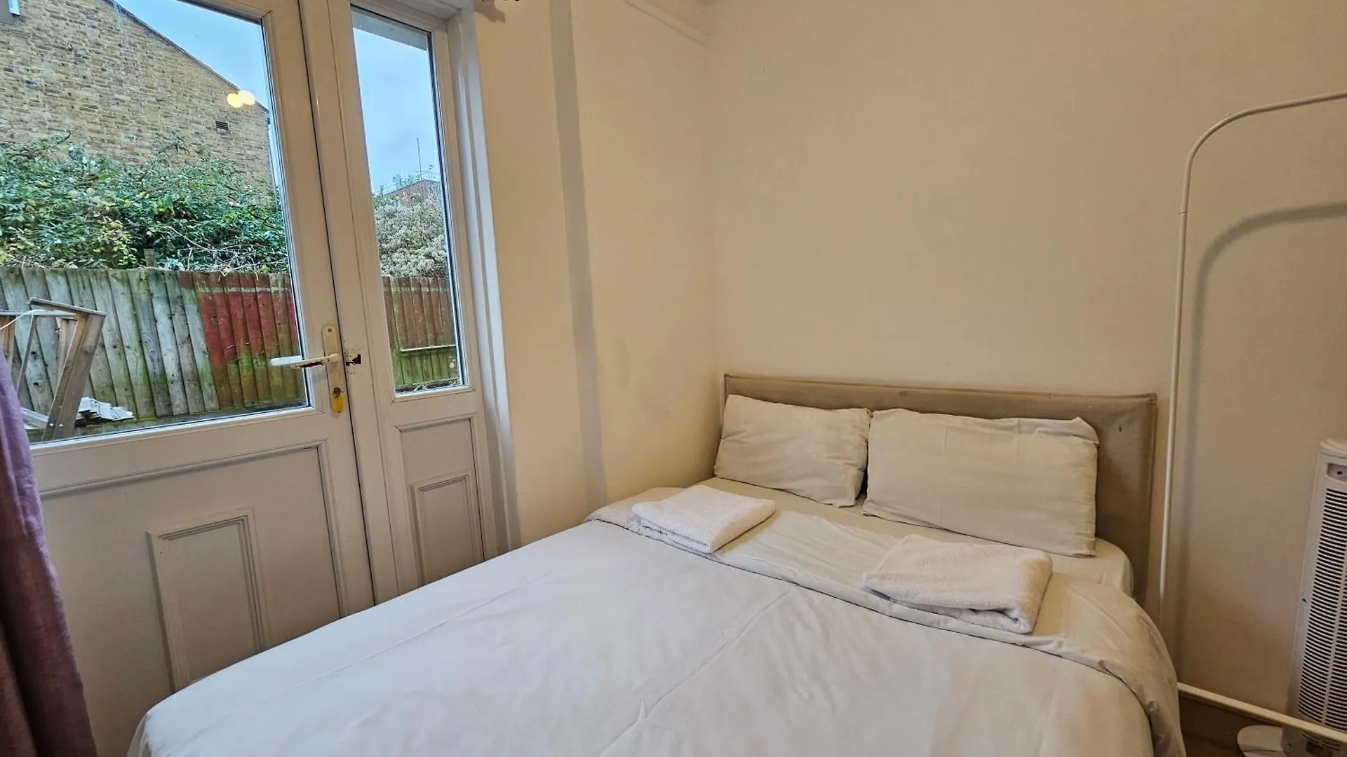 London E14 Rooms