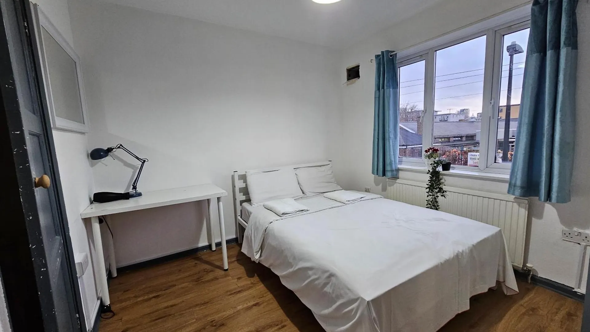 London E14 Rooms
